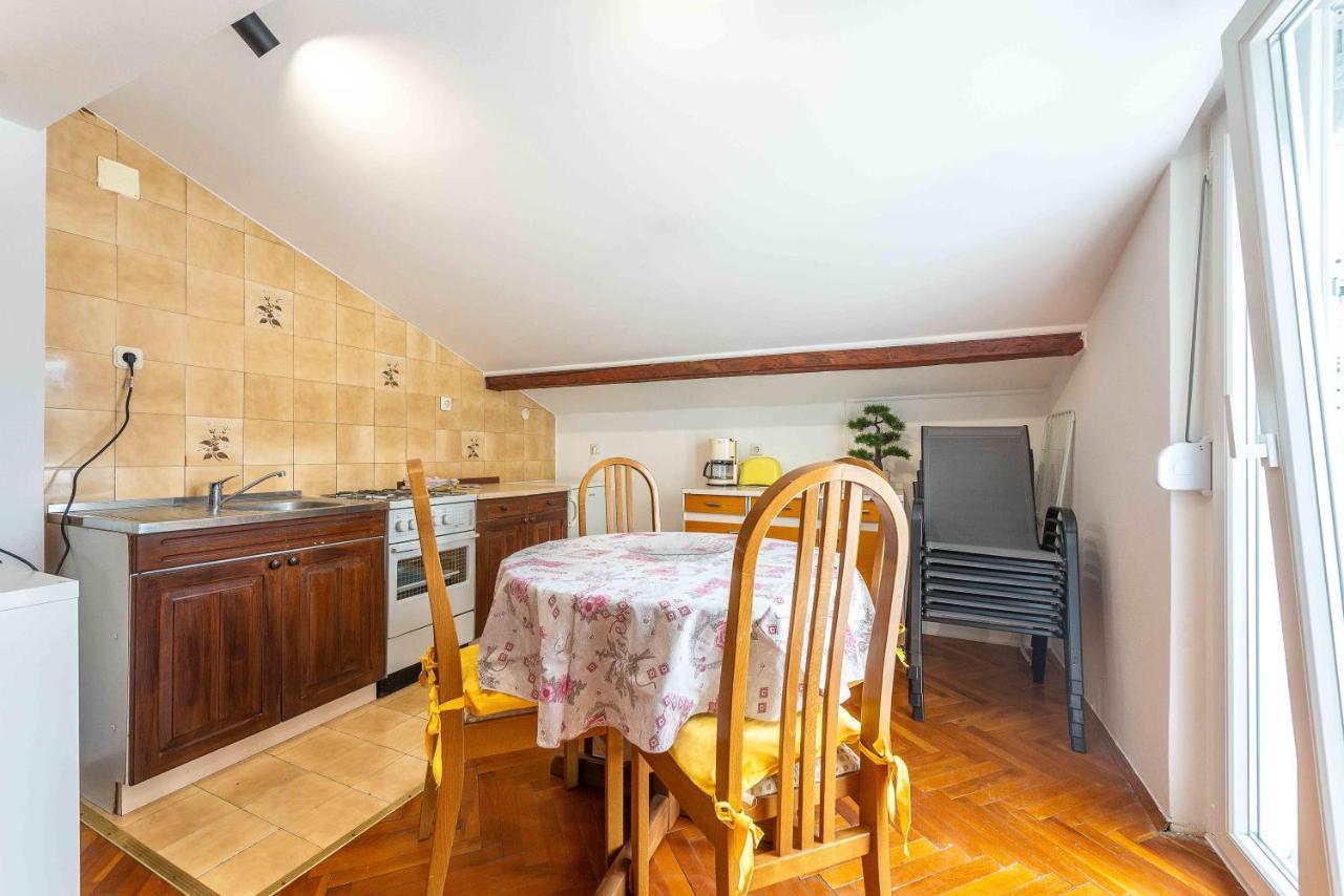 Apartmani Tatjana โนวาลยา ภายนอก รูปภาพ