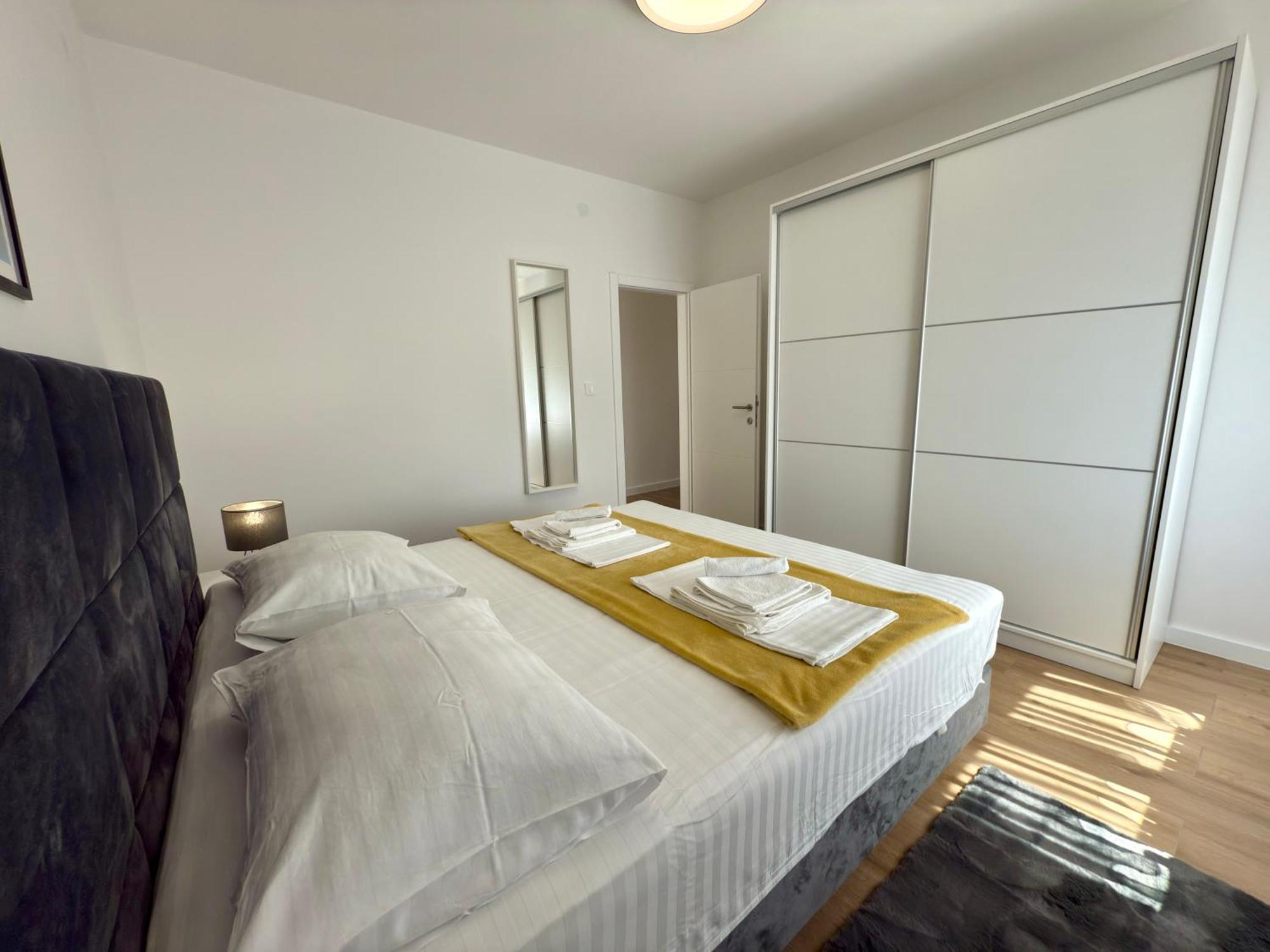 Apartmani Tatjana โนวาลยา ภายนอก รูปภาพ